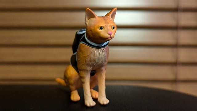 物販エリアのハピネットブースでは『Stray』グッズを販売。ちょっとアンニュイなカプセルトイもお出迎え【TGS2024】